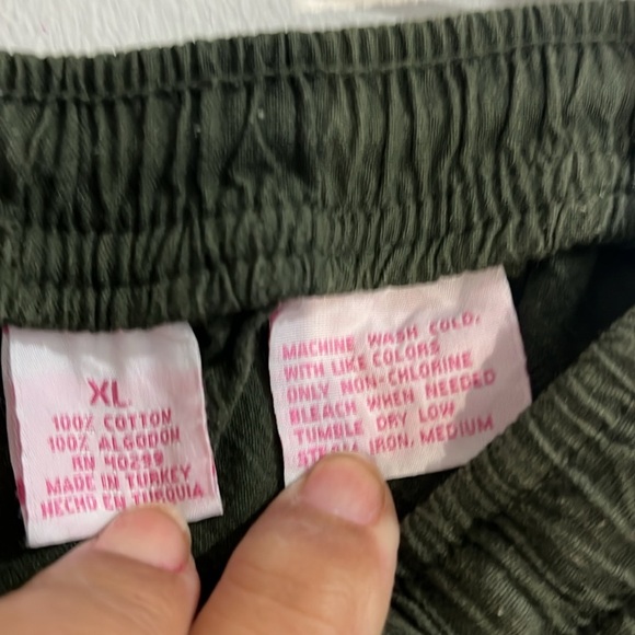 Cappagallo men’s Green Cargo Shorts XL. I-25 - Picture 3 of 6